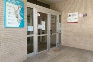 El Colegio de Médicos de Castellón insta a Sanitat a solucionar ya la saturación del Centro de Salud Palleter