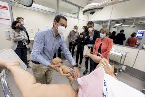 La UJI mejora la equipación docente en Ciencias de la Salud con un simulador de alta fidelidad de obstetricia maternofetal