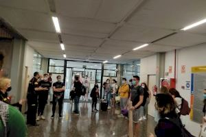 Estudiantes de la UPV se encierran en el rectorado para exigir más dinero en las prácticas remuneradas