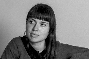 Ana Penyas, Premio Nacional de Cómic, presenta su novela gráfica ‘Todo bajo el sol’ en la Universitat de València