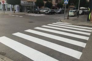 Petrer repone la pintura vial de la señalización horizontal en 13 vías públicas