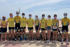 Set joves triatletes del CA Safor Teika van participar en l’Aquatló Escolar de Cullera