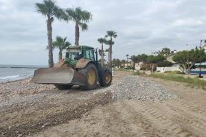 Xilxes trabaja en la adecuación de las playas de cara al inicio de la temporada de verano