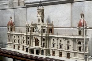 El Ayuntamiento de València abre mañana sus puertas a las visitas ciudadanas con la inclusión de una maqueta del edificio consistorial