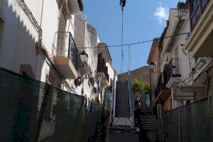 Calp mejora la movilidad peatonal con escaleras mecánicas en la calle Alcalde Vicente Pastor