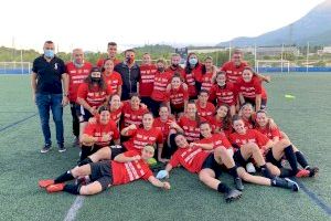 El Femenino de Club de Fútbol La Nucía gana la Liga y asciende a Autonómica
