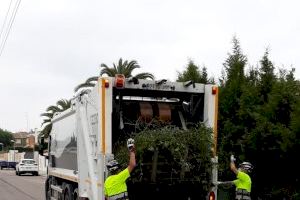 Paterna refuerza el servicio de recogida de poda durante la época estival con un camión adicional