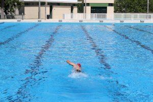 L’Aquatló d’Ontinyent i una jornada de portes obertes obrin la nova temporada de bany a la piscina municipal