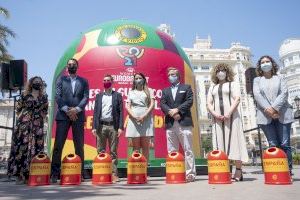 València acoge el iglú de reciclaje de vidrio más grande del mundo