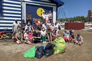 Benicàssim participa en la campaña de Libera para limpiar de “basuraleza” las playas