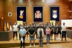 El Ayuntamiento de Oropesa del Mar homenajea al equipo de fútbol tras su histórico triunfo