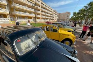 Exhibición cultural y reivindicativa de la asociación de vehículos clásicos de la Vall d'Uixó