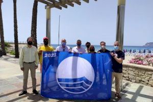 Teulada Moraira alza las Banderas Azules en sus tres playas: el Portet, l’Ampolla y les Platgetes