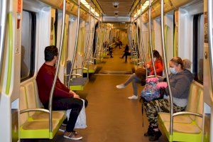 La Generalitat licita la sustitución del tapizado de asientos de metros y tranvías para lograr una limpieza y un mantenimiento más eficaz
