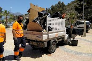 La Vila recoge cerca de 300 kg de residuos plásticos del entorno medioambiental de la playa del Torres