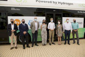 La Universitat d'Alacant acull el primer trajecte d'un autobús alimentat per hidrogen verd