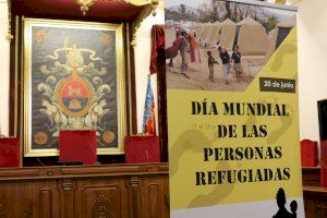 La lectura del manifiesto por el Día Mundial del Refugiado reitera el compromiso del Ayuntamiento de Elche con las personas desplazadas forzosamente