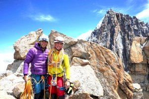 Una pareja de escaladores de La Pobla de Vallbona salen a la conquista de los montes de Perú