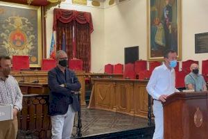 El Salón de Plenos del Ayuntamiento de Elche acoge la toma de posesión de 10 nuevos funcionarios