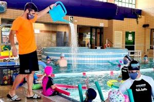 La Conejalía de Deportes clausura los cursos de natación de la piscina cubierta