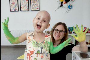 La lucha de unos profesores de Castellón para poder cuidar de su hija con leucemia