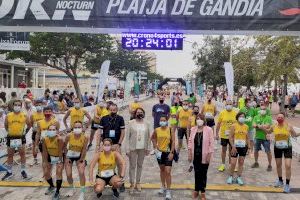 Un total de 32 corredores del CA Safor Teika compitieron en el 10K Nocturn de la Platja de Gandia-Memorial Toni Herreros