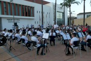 La plaça l’Almàssera acoge las audiciones de l’ Escola de la Unió Musical