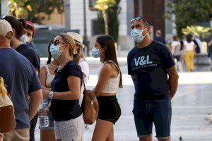 Se disparan los contagios hasta los 821 en la Comunitat Valenciana, la mayoría entre jóvenes