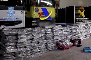 Operación antidroga: pretendían introducir 12 toneladas de hachís en narcolanchas por Alicante y otras provincias costeras