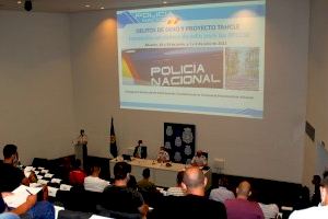 La Policía Nacional imparte durante cuatro días unas jornadas de formación en delitos de odio y apuntes sobre el Proyecto TAHCLE en el Auditorio de la Diputación de Alicante