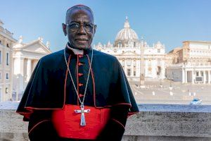 La Universidad Católica de Valencia investirá doctor honoris causa al cardenal Robert Sarah