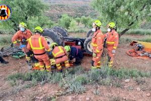Mor un agricultor després de quedar atrapat baix del seu tractor a Ademuz