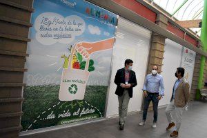 La campaña de sensibilización del contenedor marrón de orgánica llega a la galería comercial de Carrefour Petrer