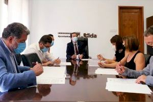 Idelsa, Jovempa y los cuatro centros eldenses de FP firman un convenio de colaboración para conectar la oferta formativa con las empresas