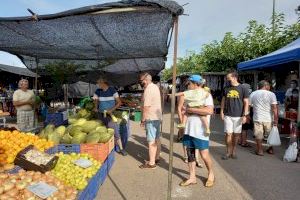 El mercado de la playa de Almassora inicia temporada de récord