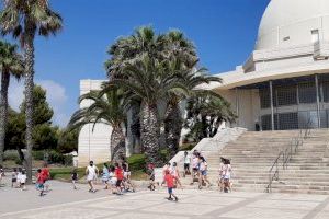 La ‘Escola d’Estiu’ del Planetari abre las puertas con todas las plazas cubiertas