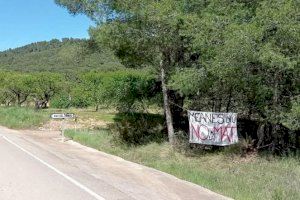 Castelló pedalea contra la línea de Muy Alta Tensión en Atzeneta del Maestrat