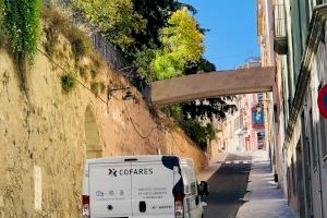 Reabre la Calle Sant Mateu después de las obras, cambiando el sentido de la circulación