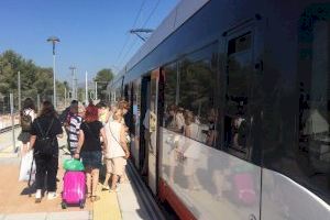 TRAM d'Alacant ofrece transporte gratuito a los parques temáticos de Benidorm con la compra de entradas en sus estaciones