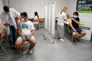 La vacunación de los Erasmus en Clínicas-UCV transcurre con “rapidez” y “normalidad”