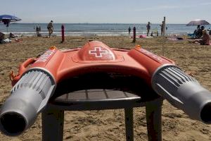 Cruz Roja cuenta en València con un dispositivo de rescate por control remoto para playas pionero en España