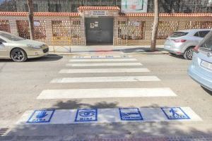 Alfafar mejora la seguridad vial con pictogramas en pasos de peatones