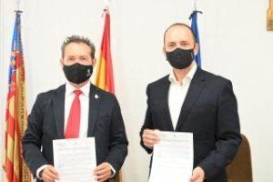 Martínez Dalmau y el alcalde de Xirivella firman un convenio para que el Ayuntamiento adquiera viviendas a través del derecho de tanteo