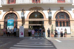 Sagunto guarda un minuto de silencio en señal de condena y repulsa por el presunto asesinato machista perpetrado en Málaga