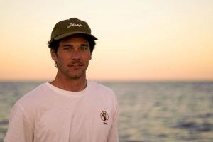 Muere el surfista valenciano Óscar Serra surcando las olas en México