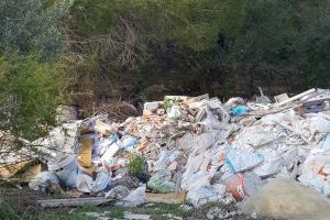 El PP denuncia la falta de mantenimiento de La Vallesa y la acumulación de vertederos ilegales en Paterna