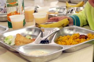 El Consell aprueba una adenda al convenio de colaboración para la gestión de las ayudas de comedores escolares