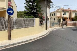 El Ayuntamiento mejora el asfaltado de la calle Santa Rosa de Lima