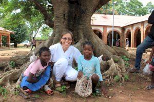 Una misionera busca ayuda en Valencia para ampliar una leprosería en Camerún