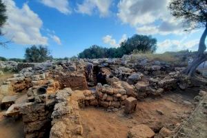 El equipo de investigadores liderados por el INAPH de la Universidad de Alicante descubre en Son Catlar un depósito completo de materiales romanos